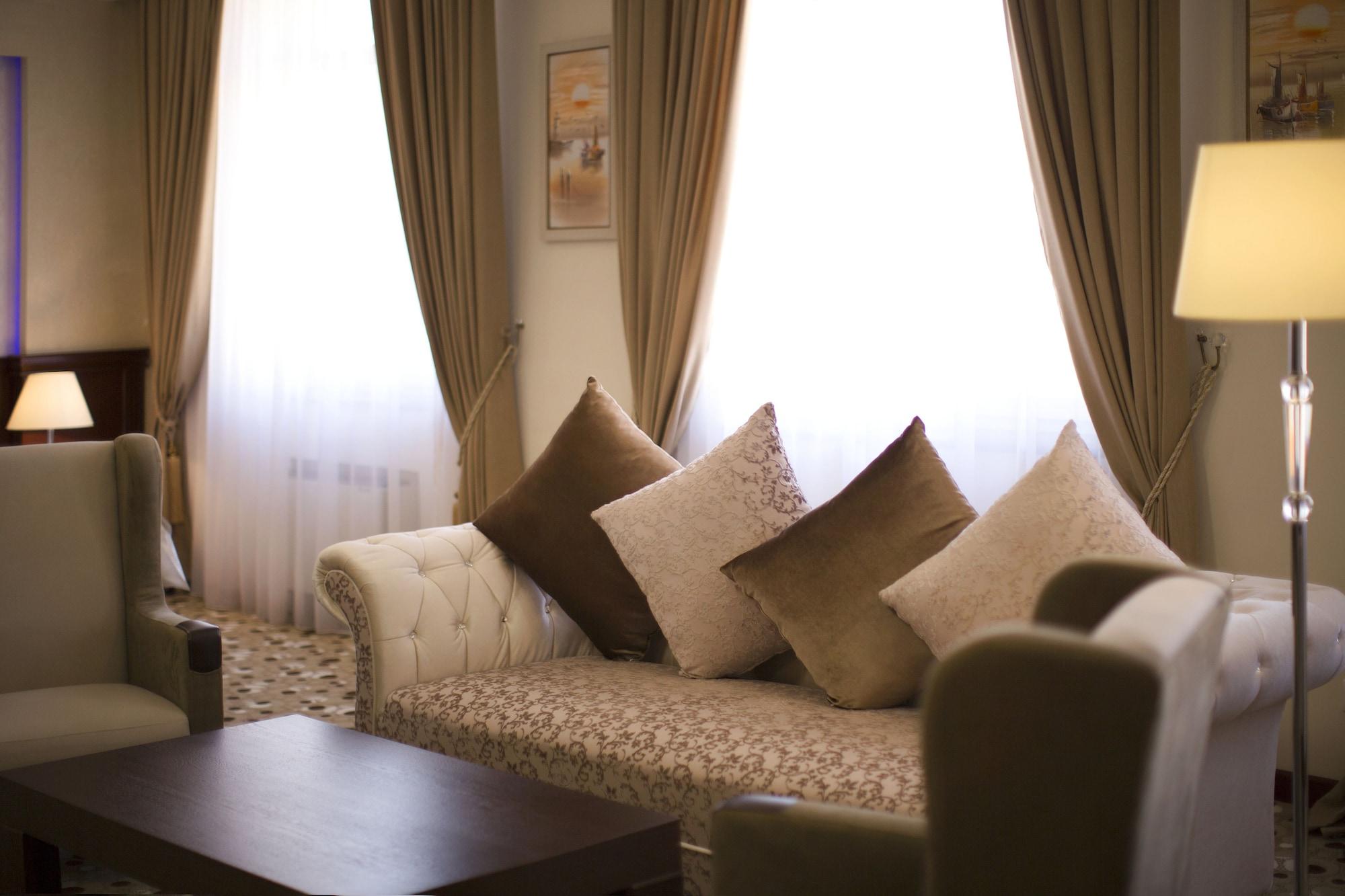 Отель Central Отель 4*