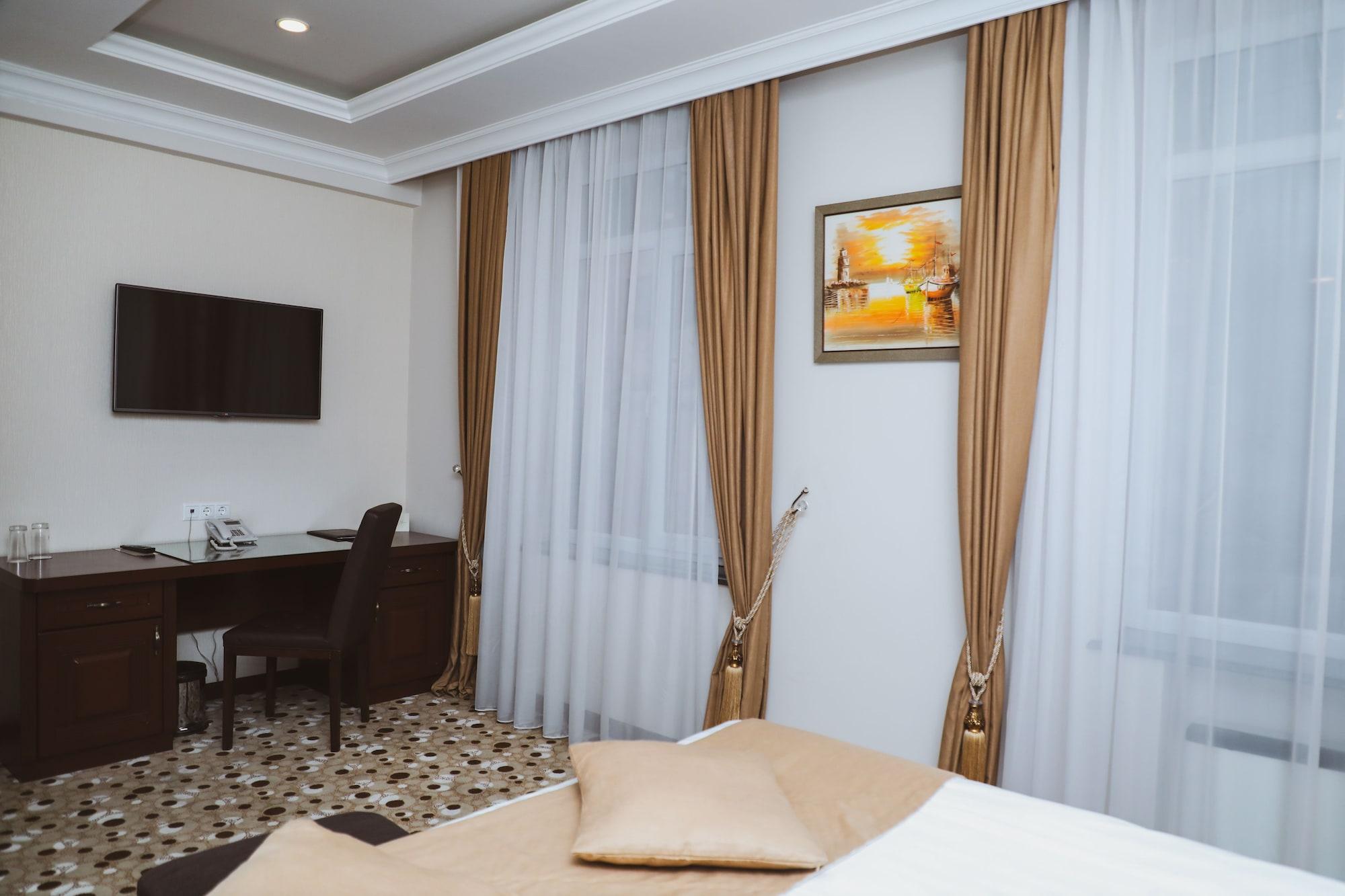Отель Central 4*