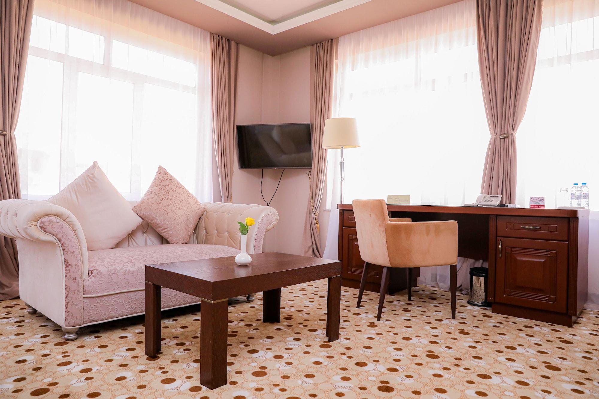 Отель Central 4*
